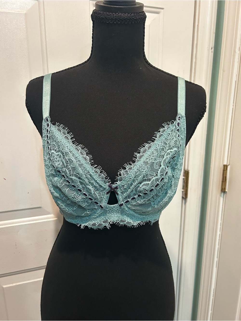 Victoria’s Secret Dream Angels Unlined Demi Teal Lace Bra Purple Ribbon SZ 36C